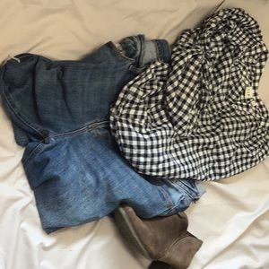 GAP Navy and white top